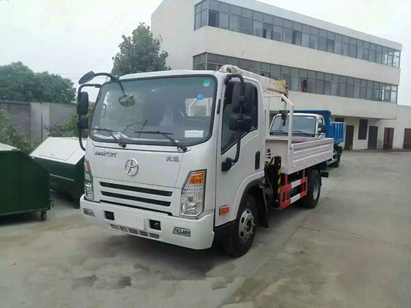 小型大運3.2噸藍(lán)牌隨車吊